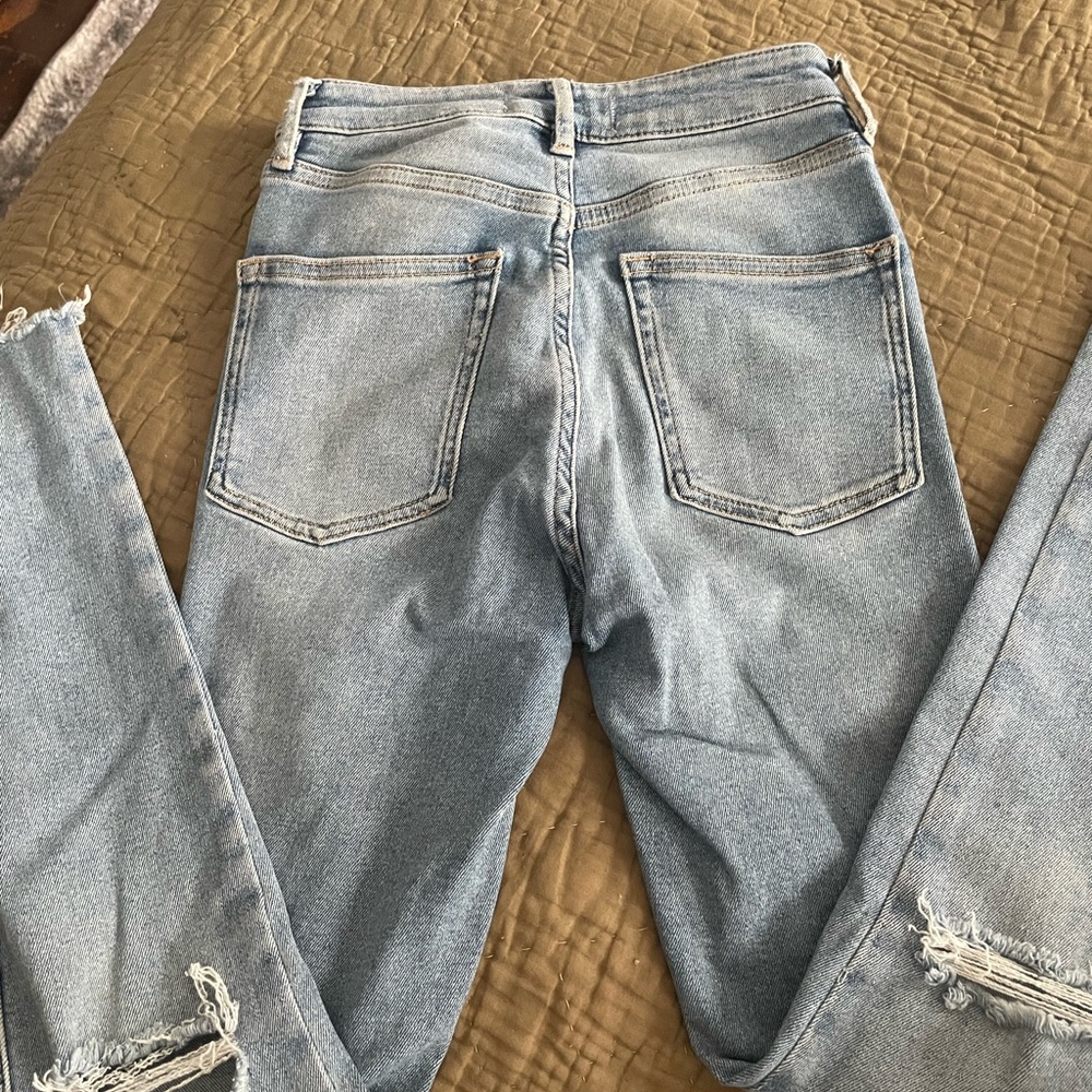 excellent like new condition. Too small for me, super bummed, I love these!